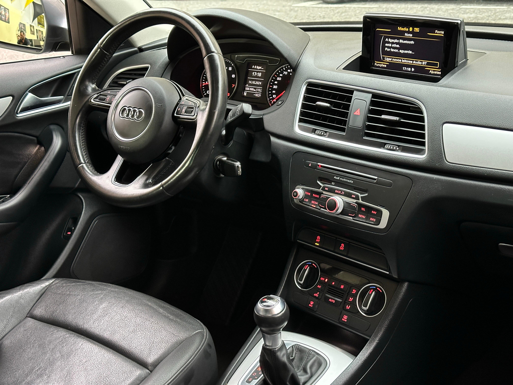 Audi Q7 Cinza