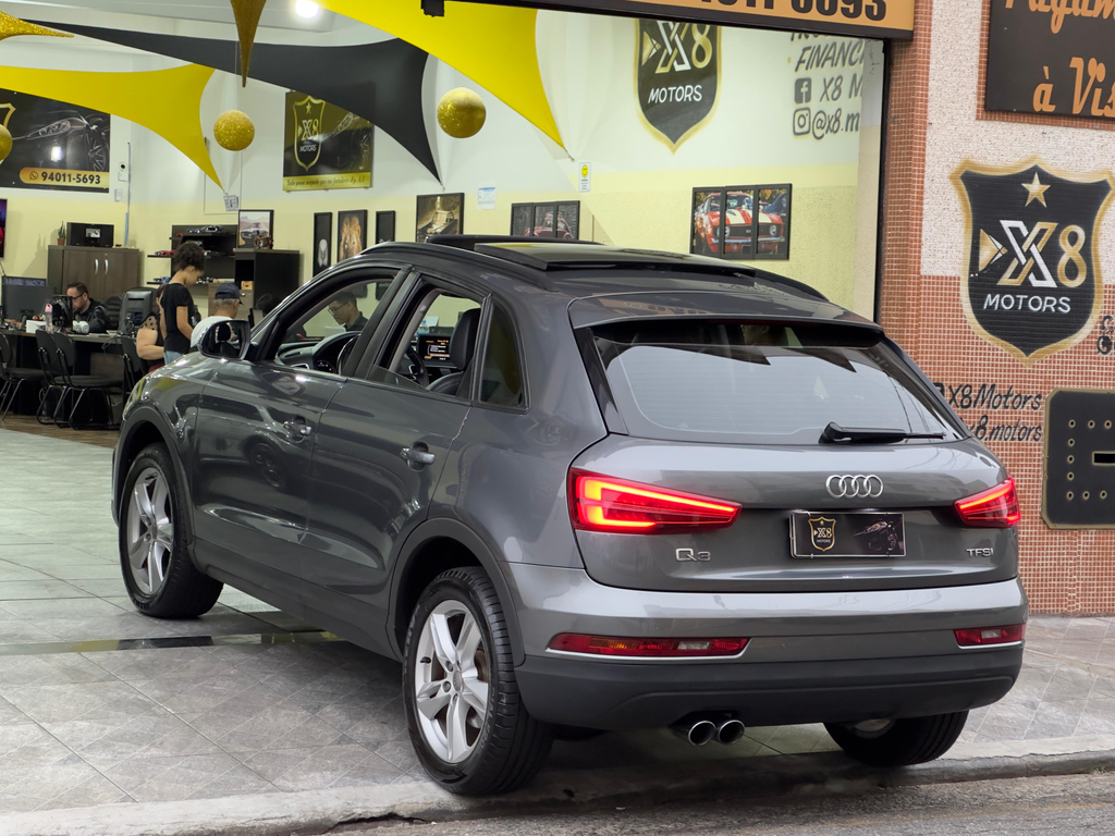 Audi Q7 Cinza