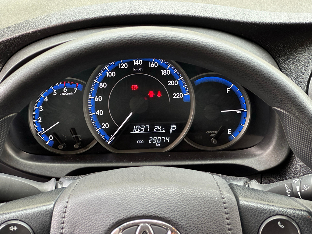 Toyota Yaris Sedan Prata