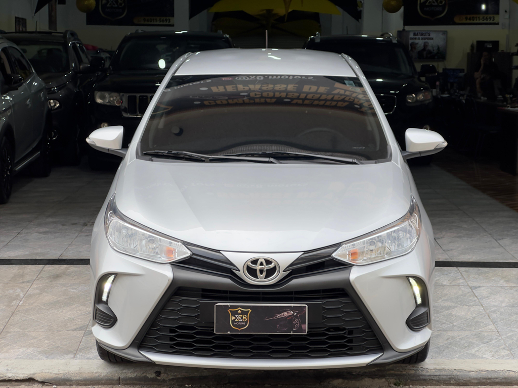 Toyota Yaris Sedan Prata