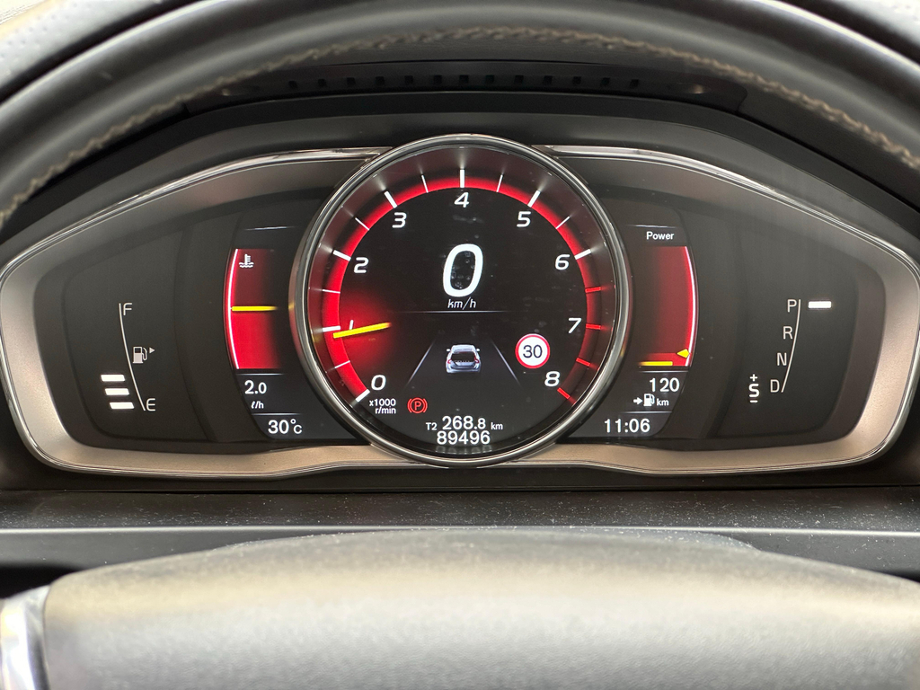 Volvo V60 Cinza