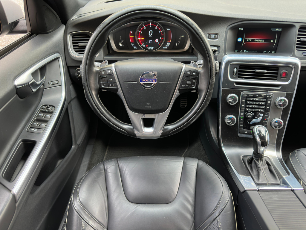 Volvo V60 Cinza