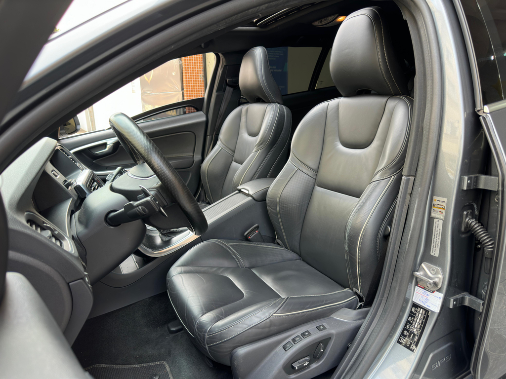 Volvo V60 Cinza