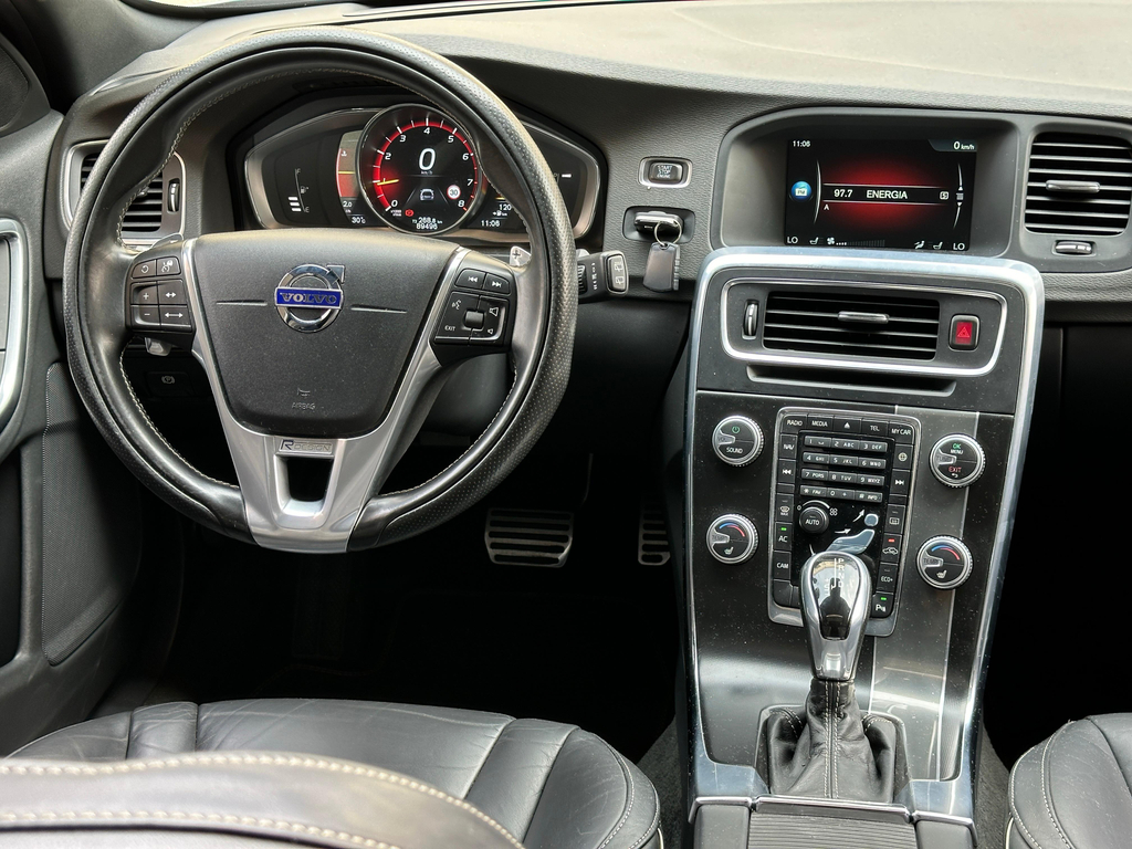 Volvo V60 Cinza