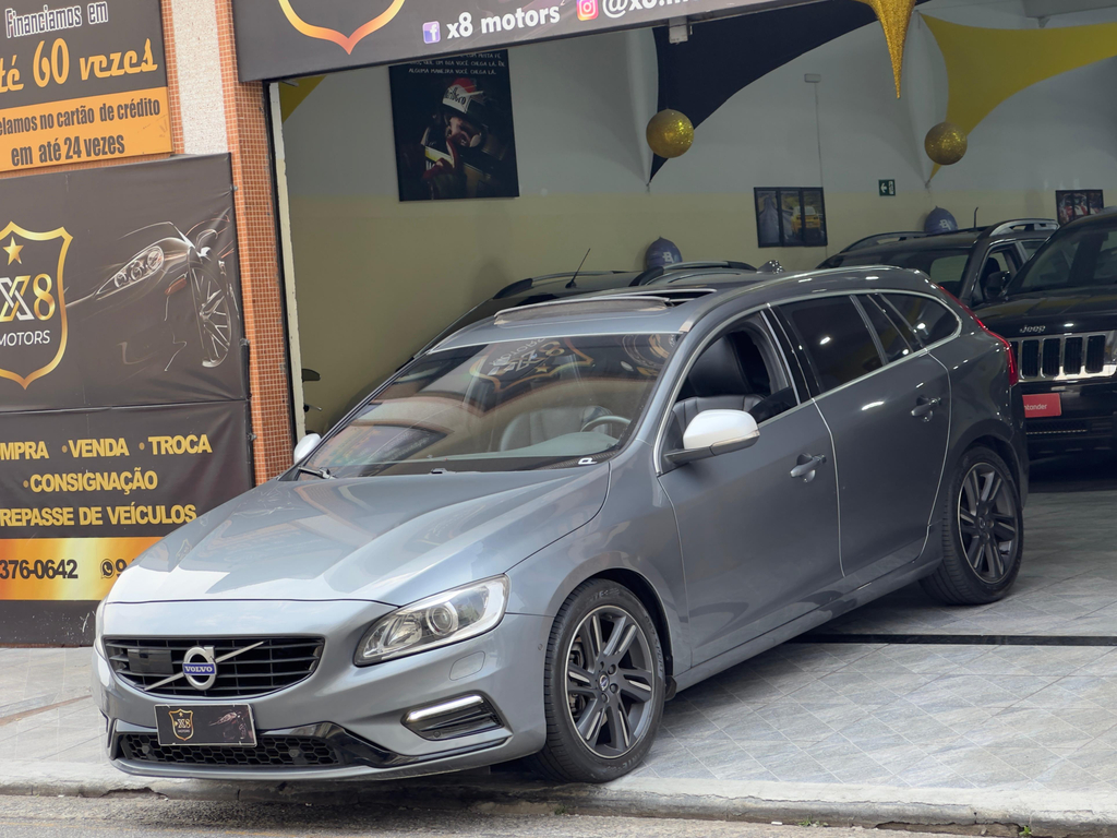 Volvo V60 Cinza