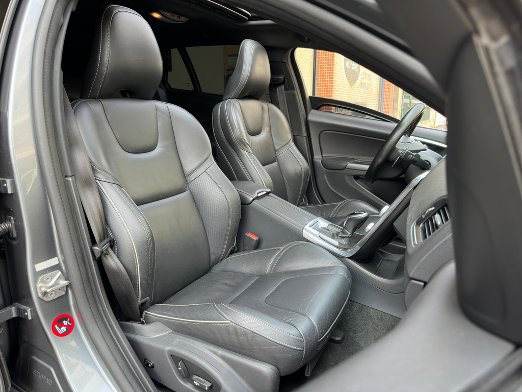 Volvo V60 Cinza