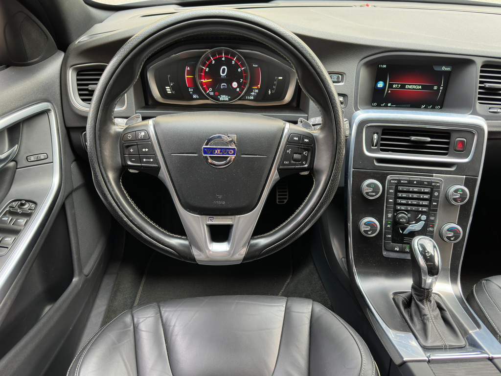 Volvo V60 Cinza