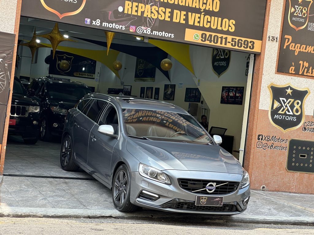 Volvo V60 Cinza