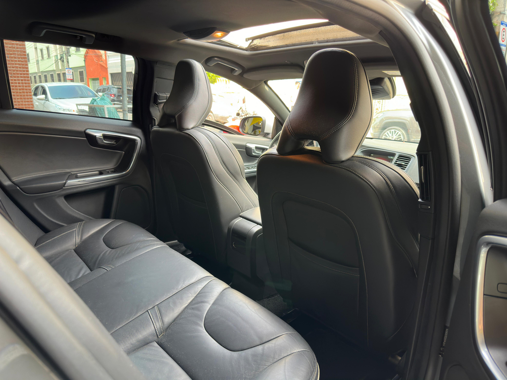 Volvo V60 Cinza