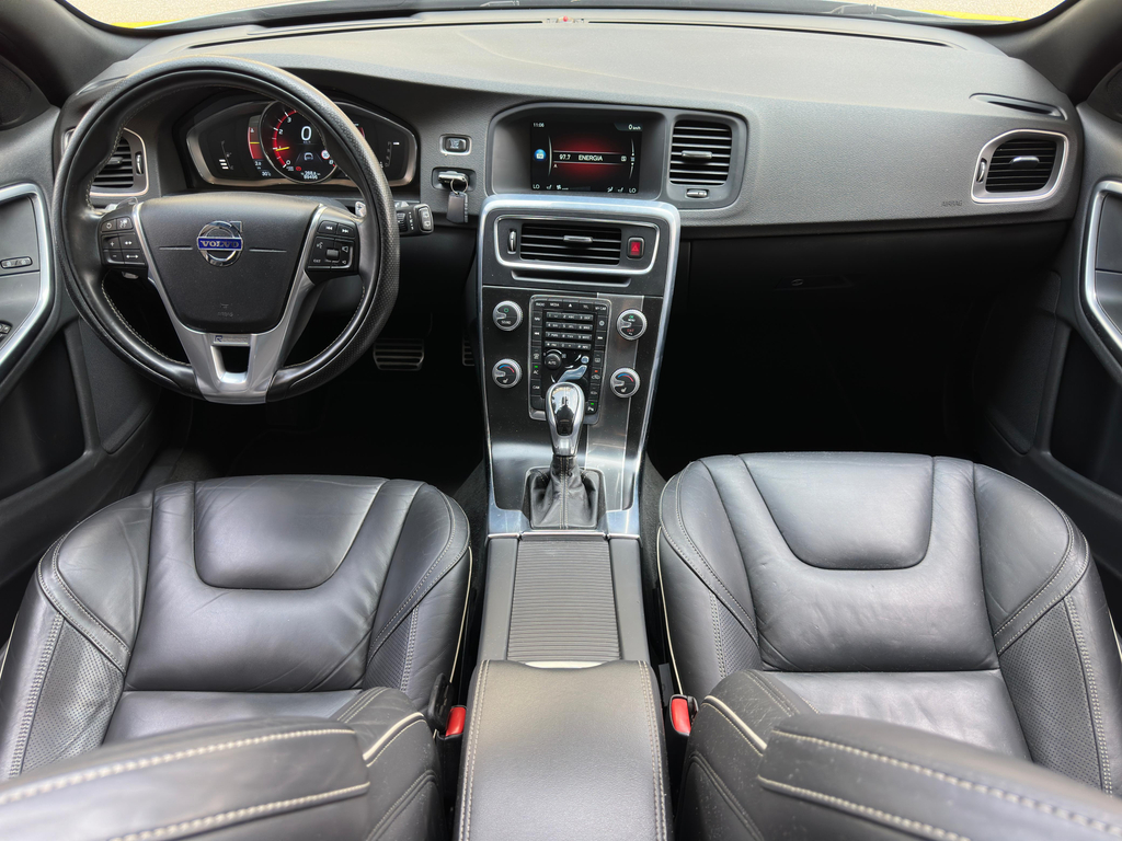 Volvo V60 Cinza