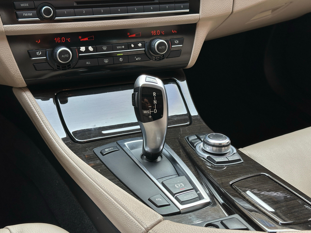 BMW 535I Cinza