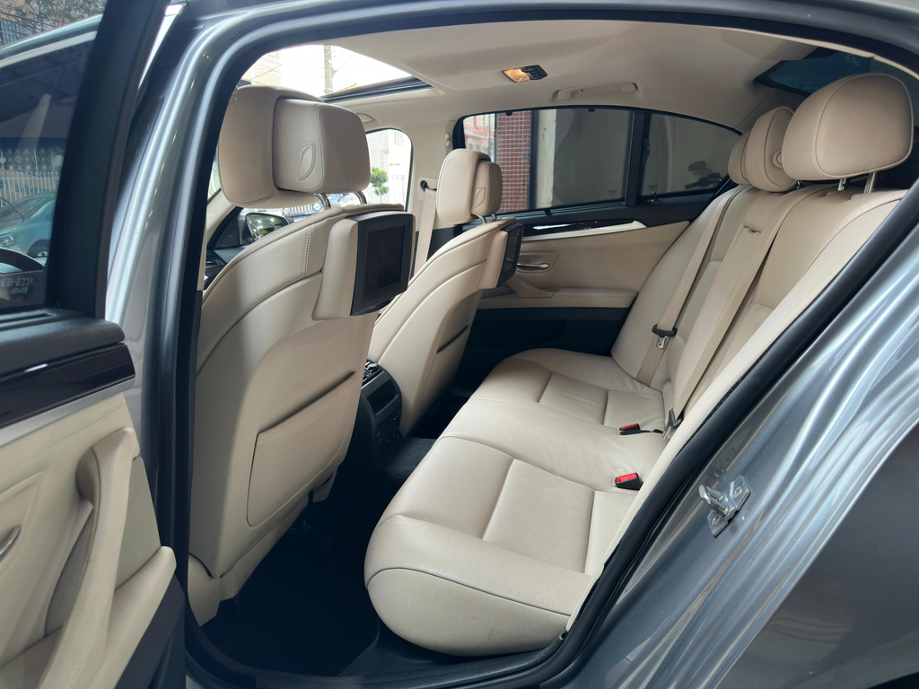 BMW 535I Cinza