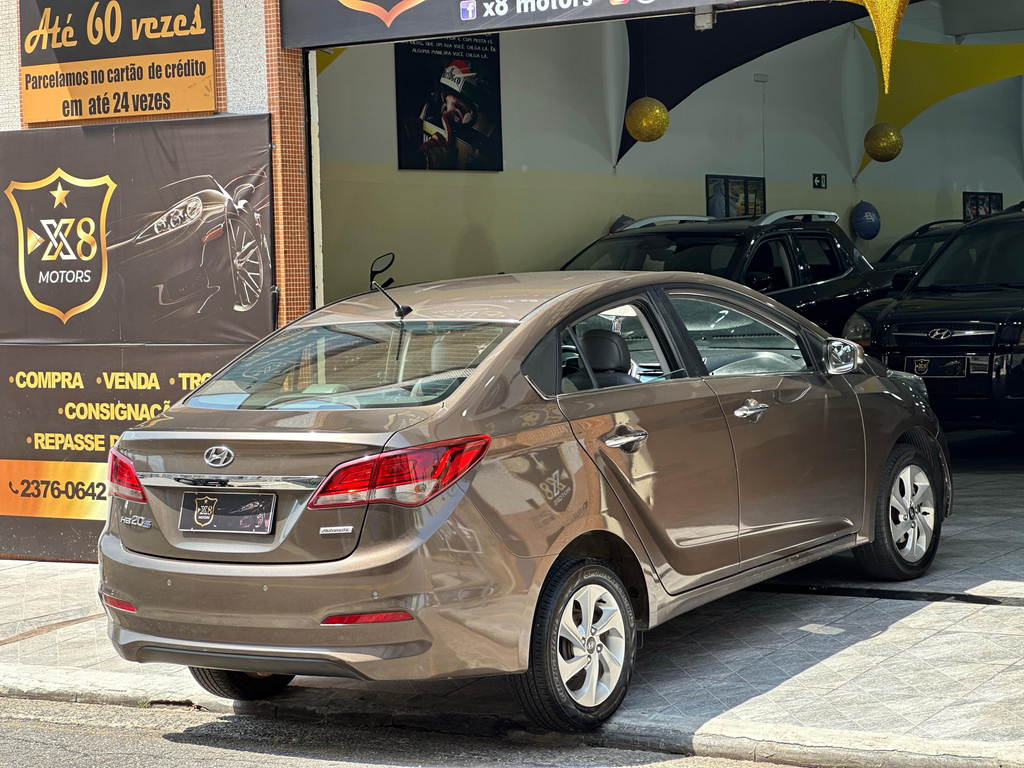 Hyundai HB20S Marrom