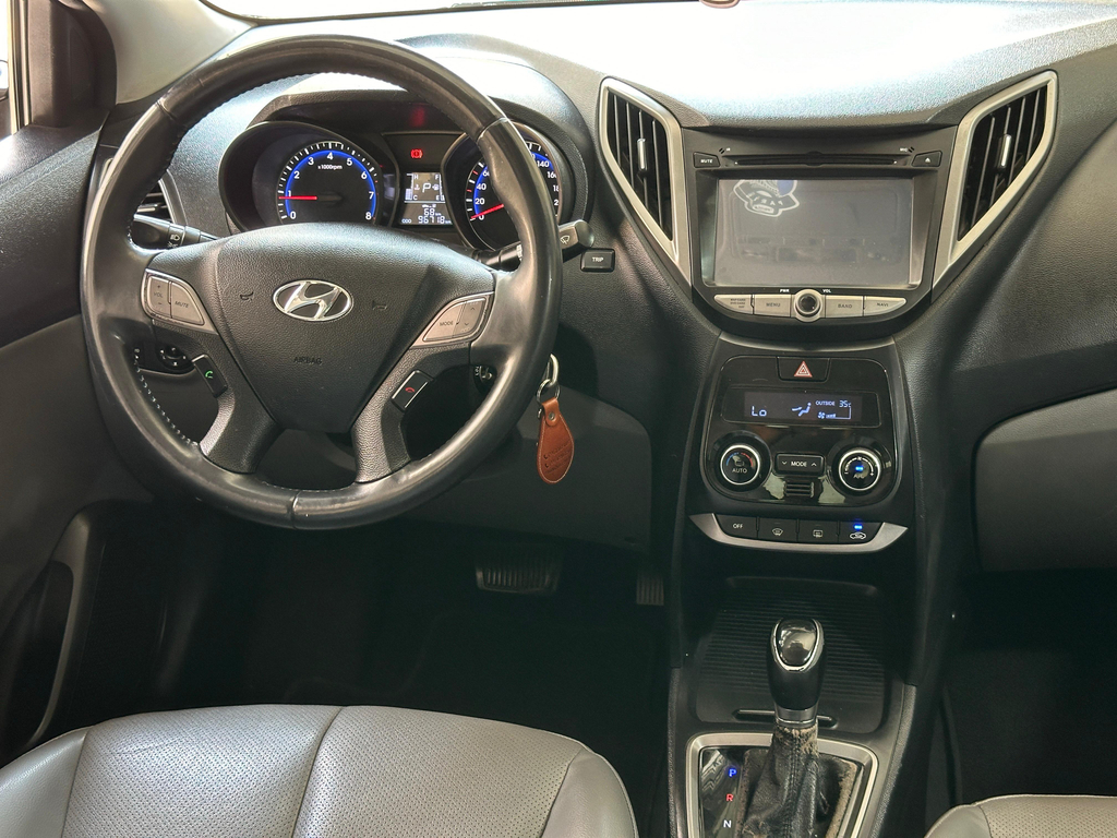 Hyundai HB20S Marrom