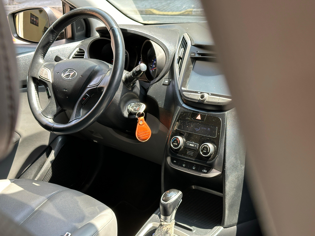 Hyundai HB20S Marrom