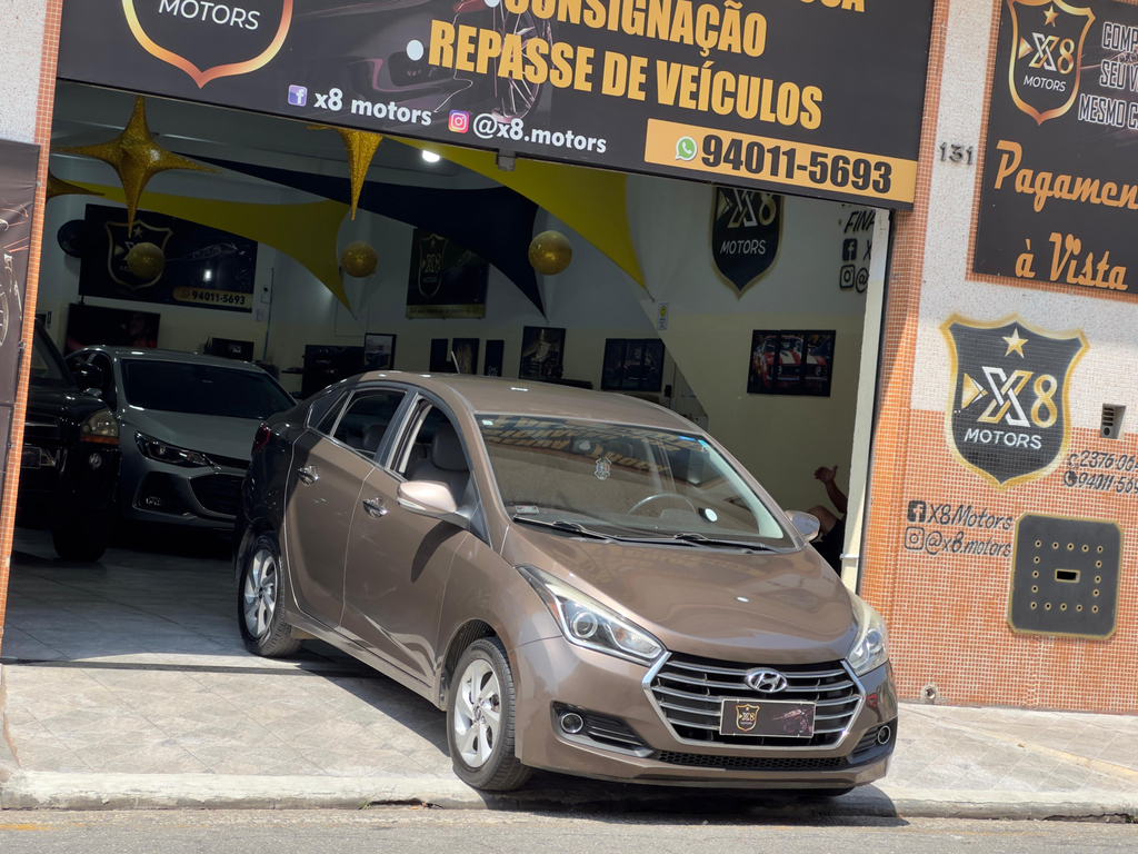 Hyundai HB20S Marrom