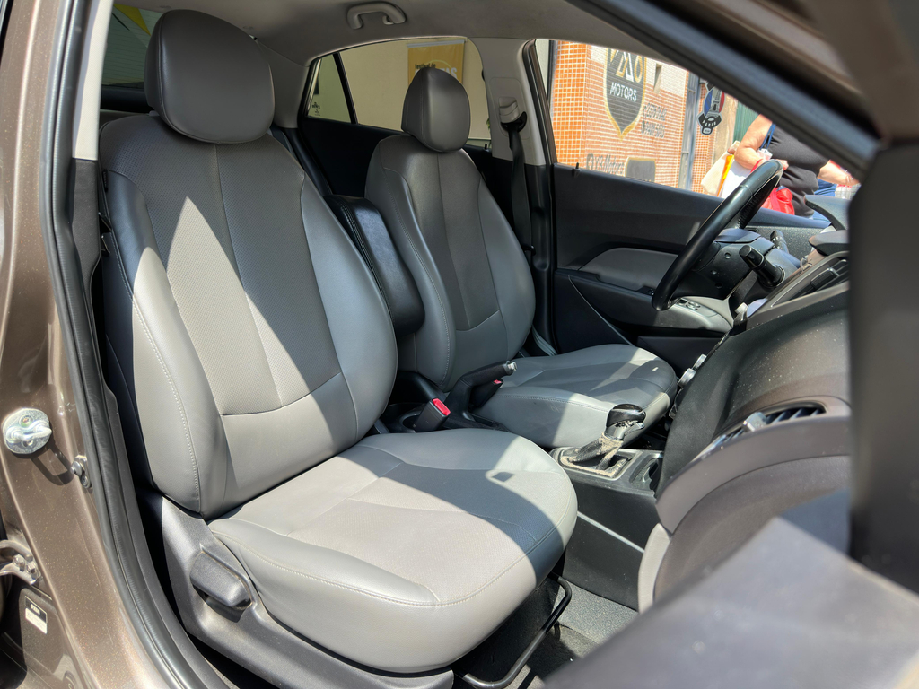 Hyundai HB20S Marrom