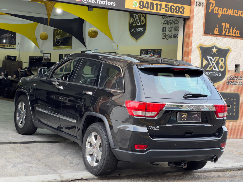 Jeep Cherokee Preto