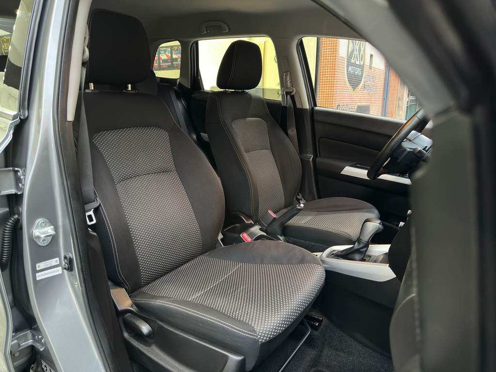 Suzuki Vitara Cinza