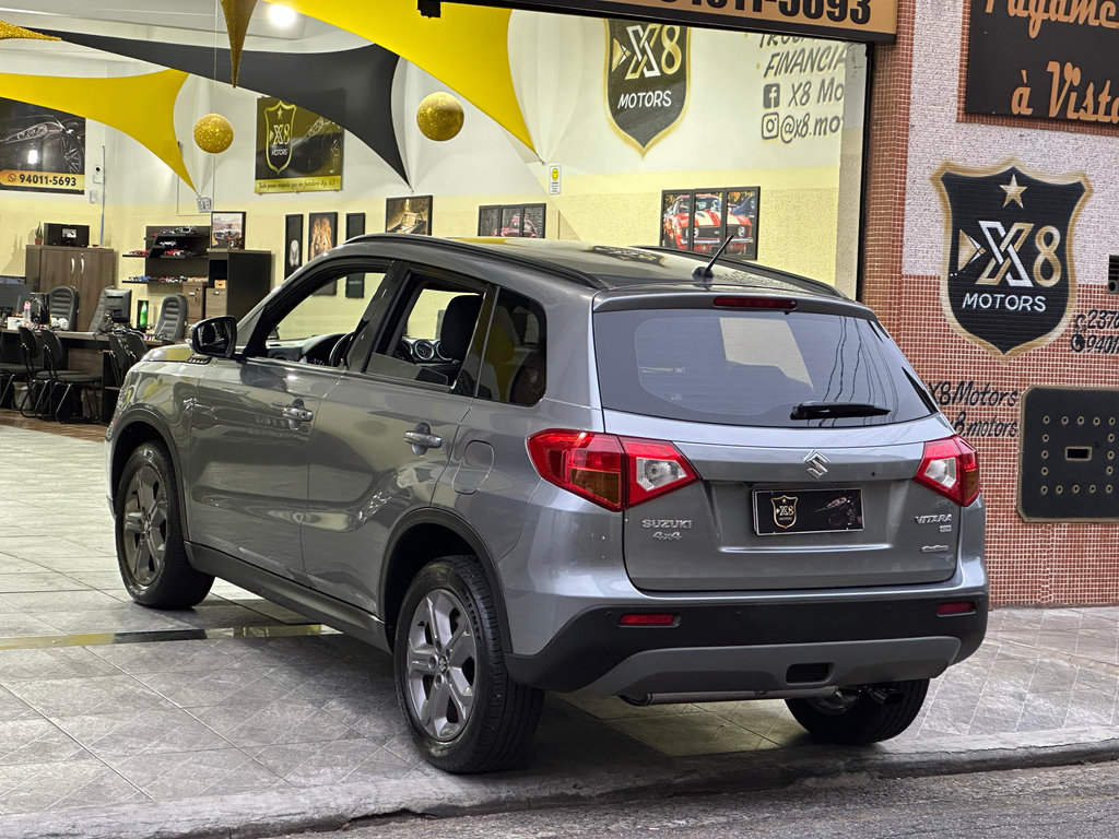 Suzuki Vitara Cinza