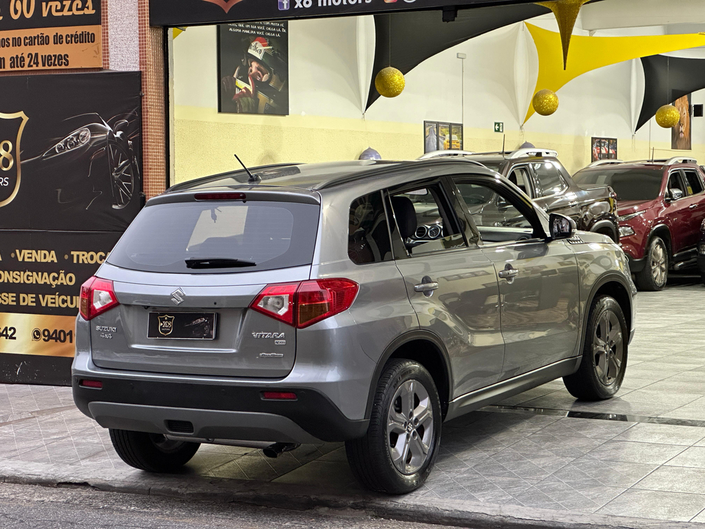 Suzuki Vitara Cinza