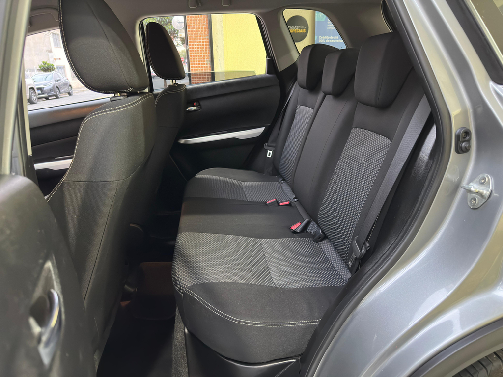 Suzuki Vitara Cinza