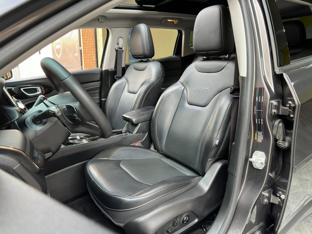 Jeep Compass Cinza