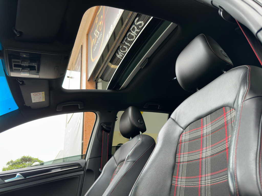 Volkswagen Golf Branco
