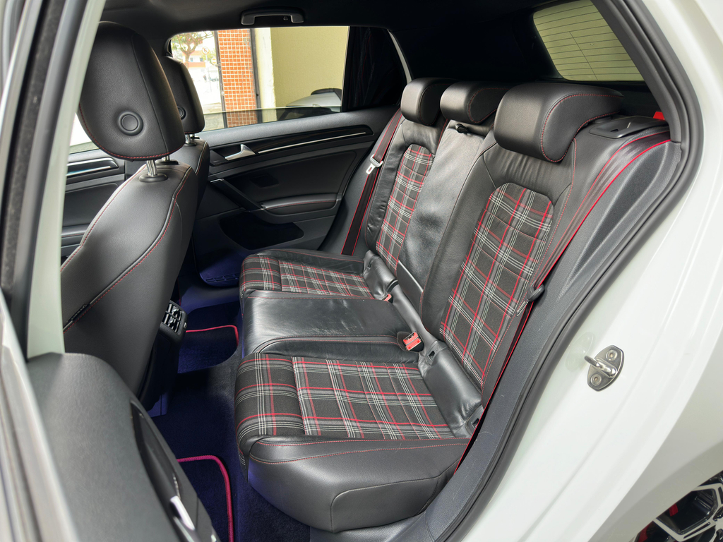 Volkswagen Golf Branco