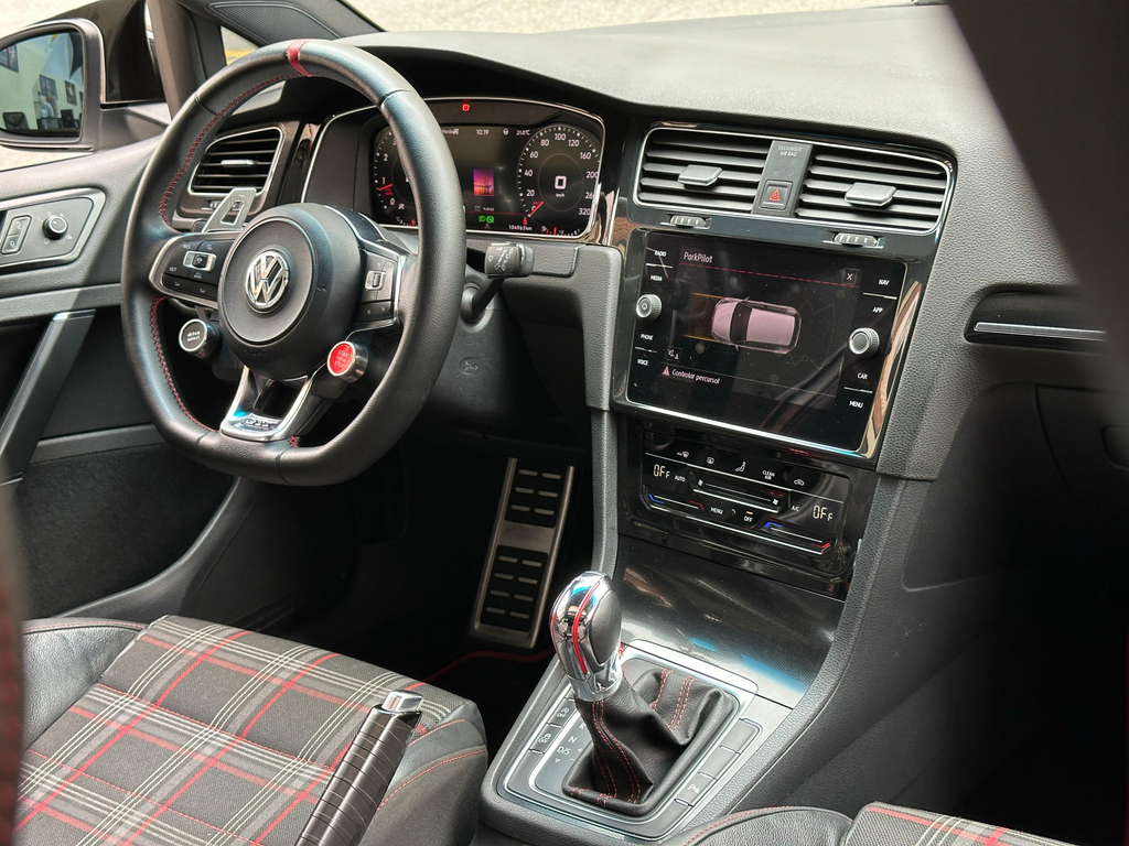 Volkswagen Golf Branco