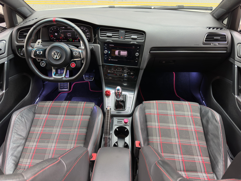 Volkswagen Golf Branco