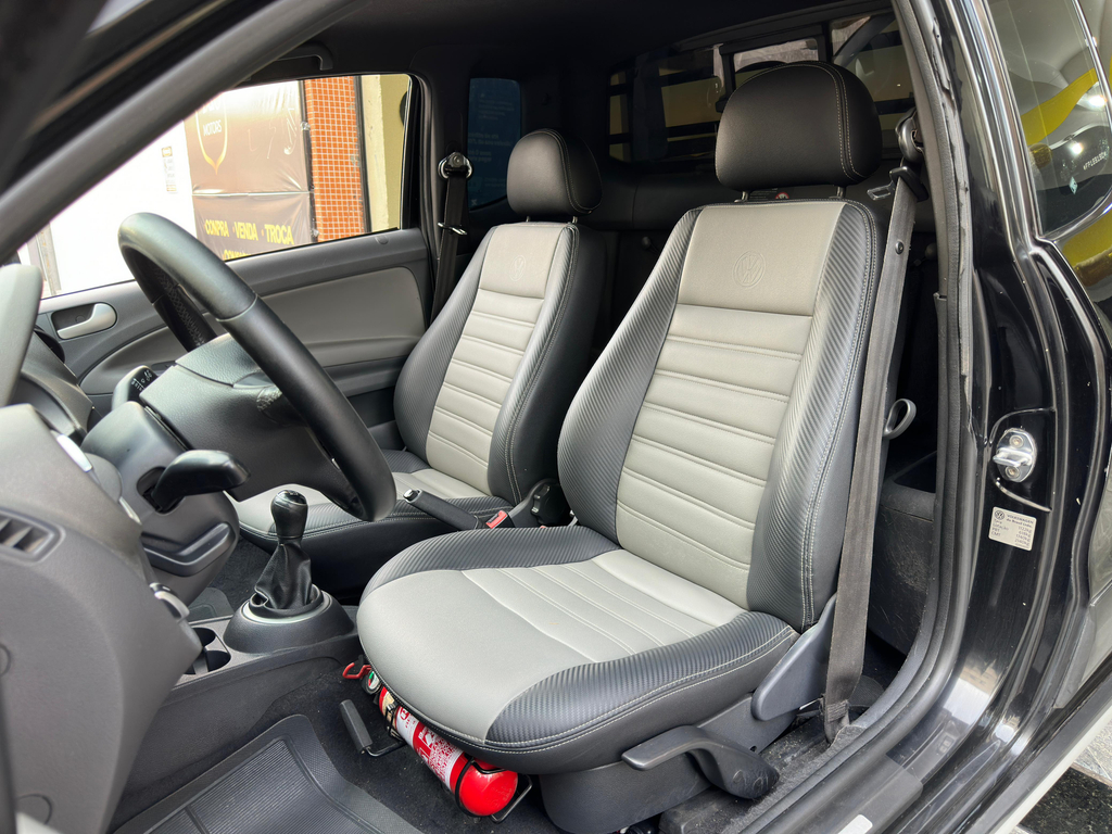 Volkswagen Saveiro Preto