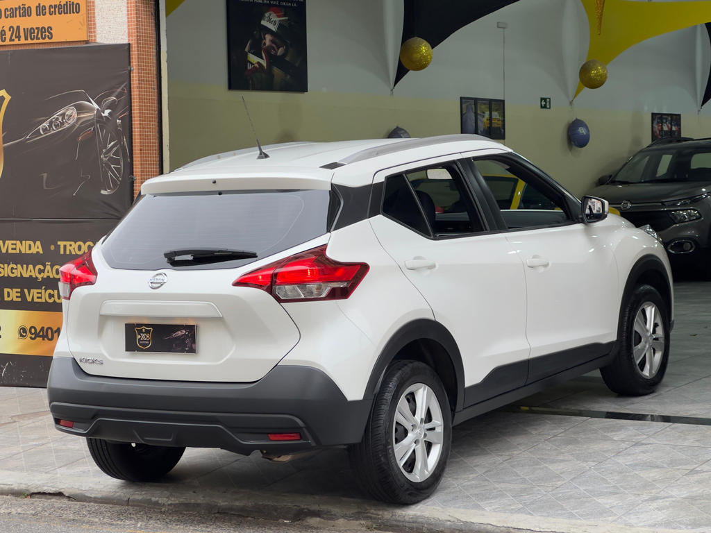 Nissan Kicks Branco