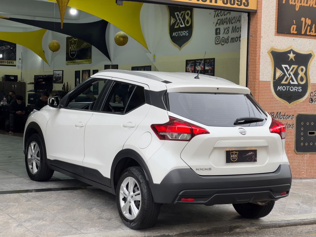 Nissan Kicks Branco