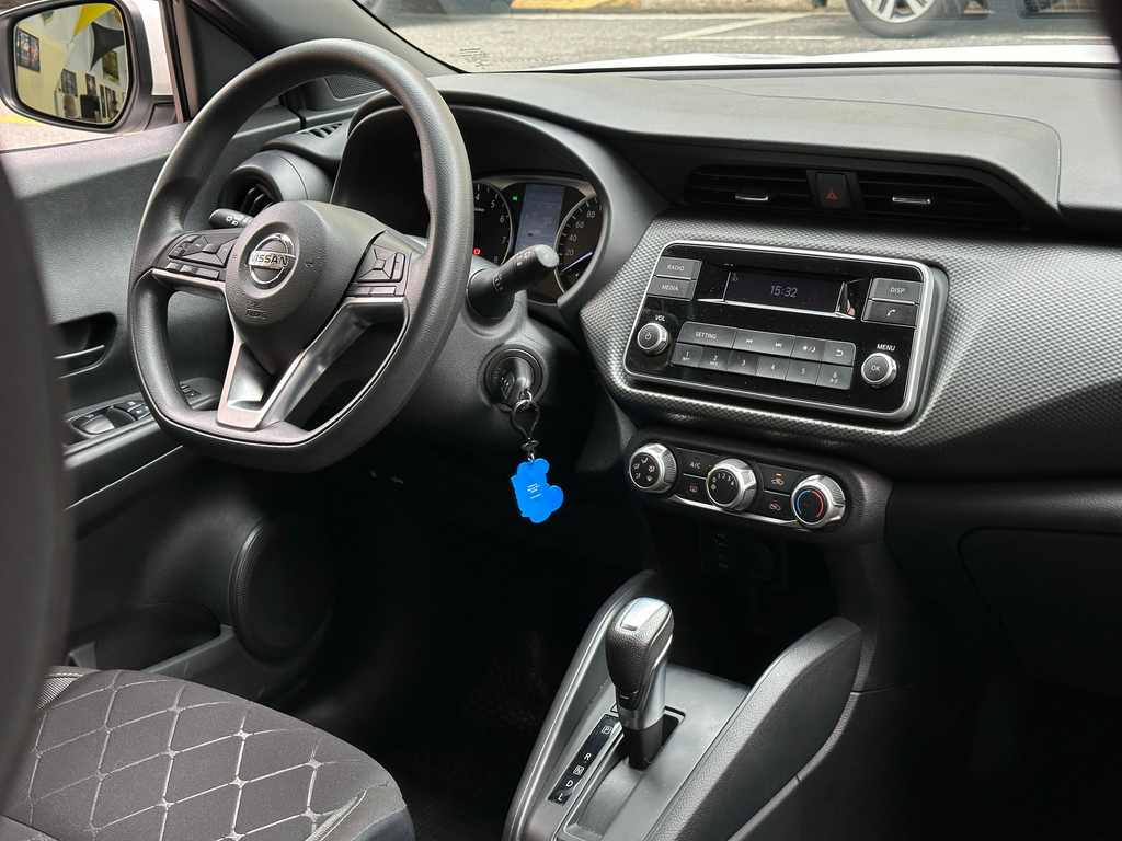 Nissan Kicks Branco