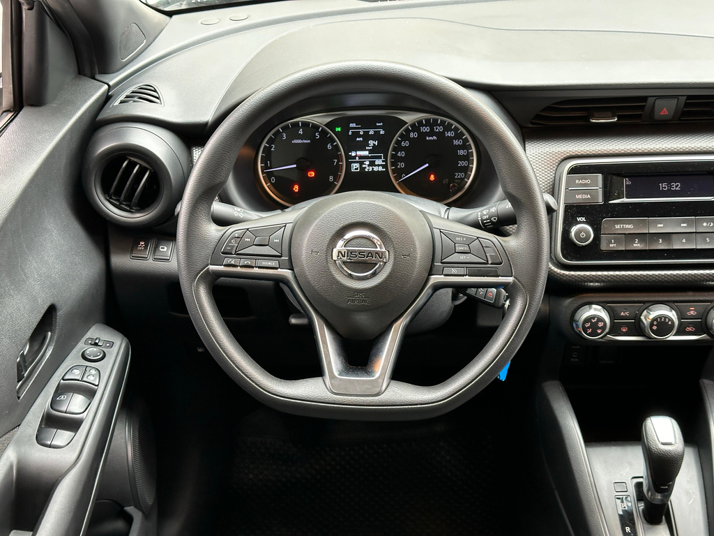 Nissan Kicks Branco
