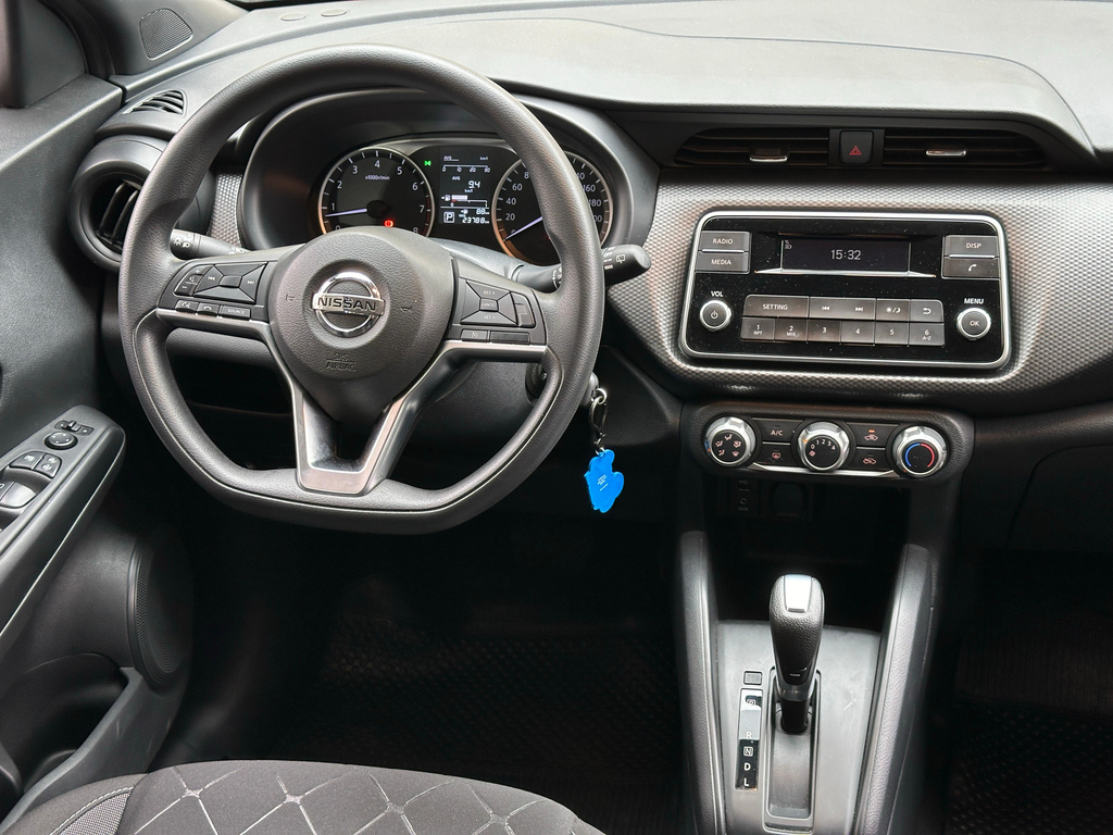 Nissan Kicks Branco