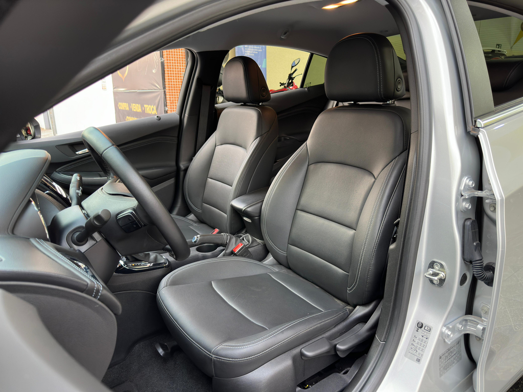 Chevrolet Cruze Sedan Prata