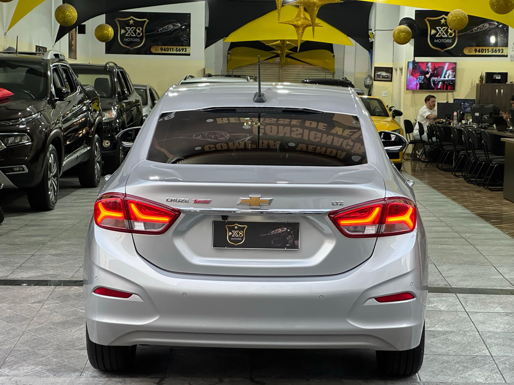 Chevrolet Cruze Sedan Prata