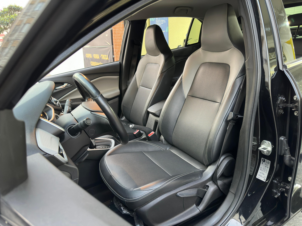 Chevrolet Onix Preto