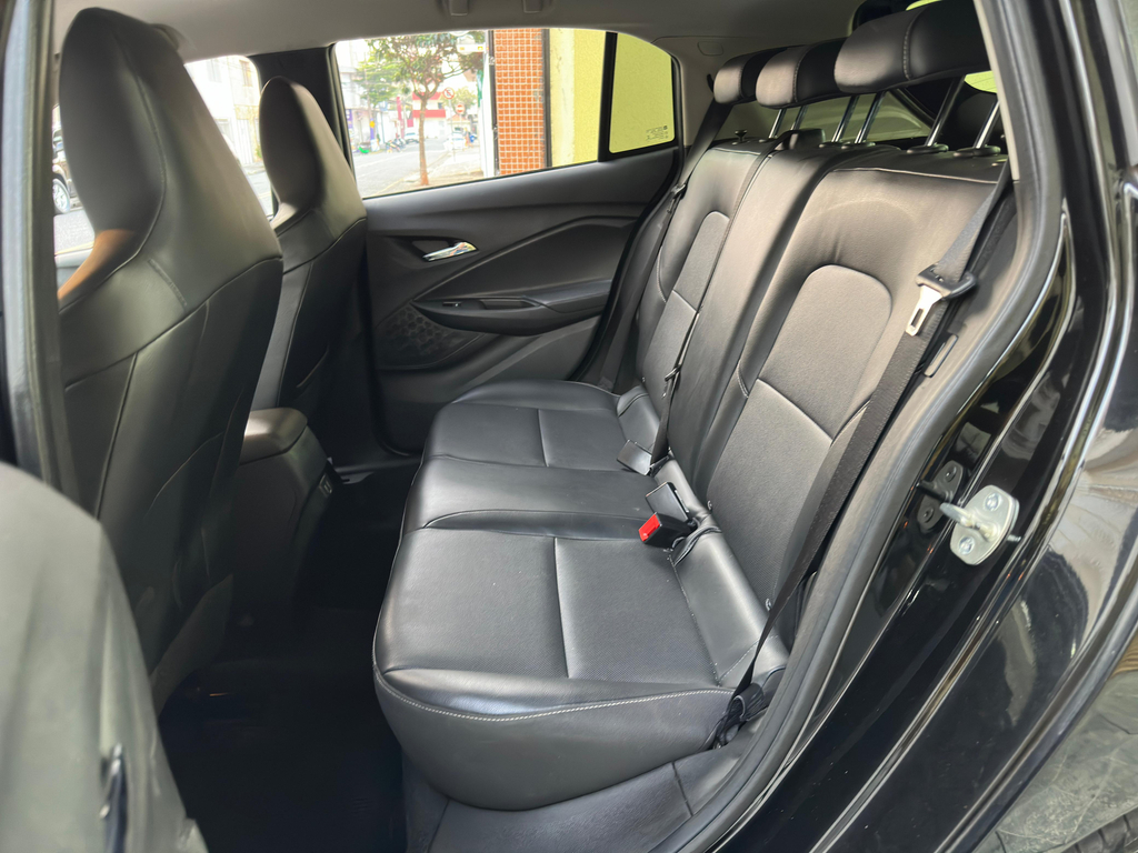 Chevrolet Onix Preto