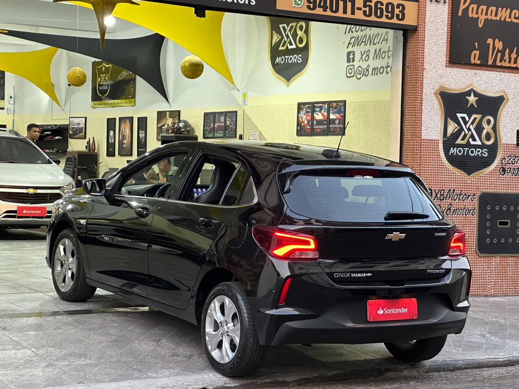 Chevrolet Onix Preto