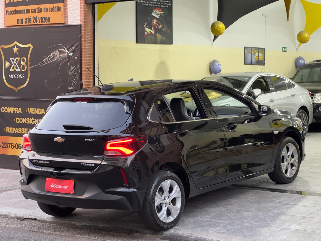 Chevrolet Onix Preto