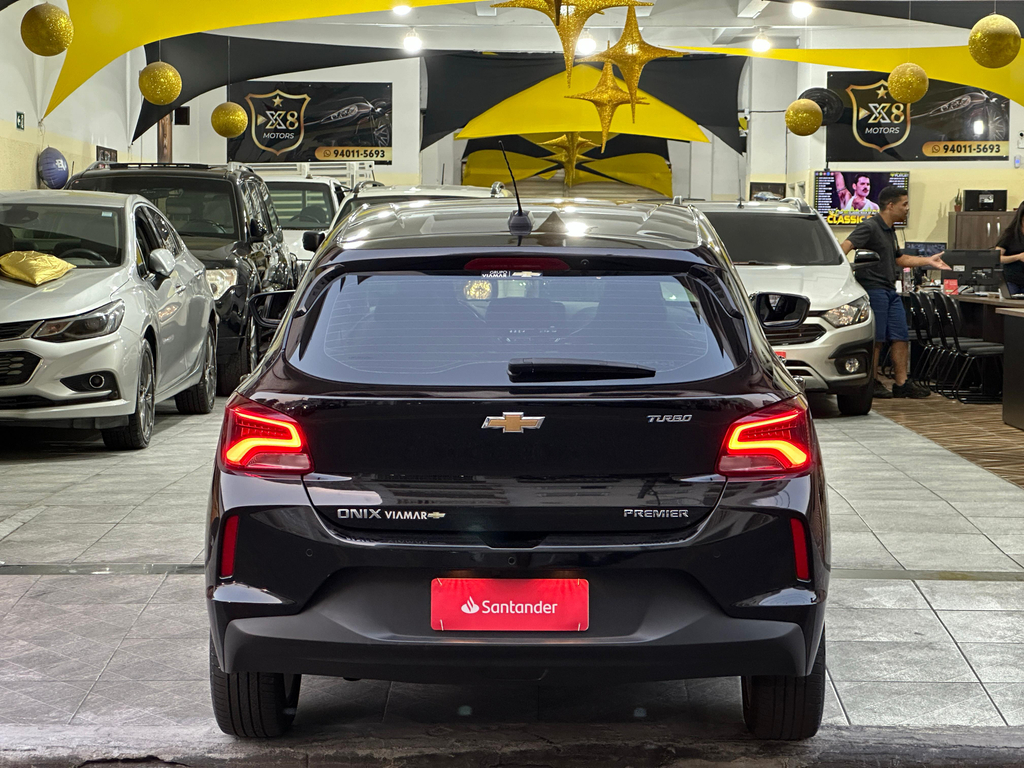 Chevrolet Onix Preto