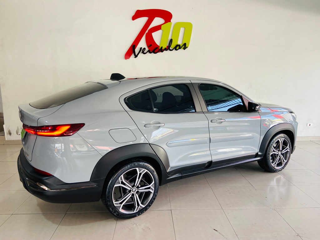 Fiat FASTBACK Cinza