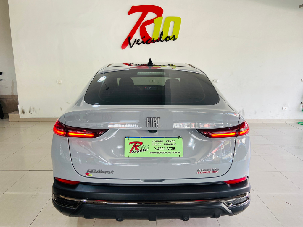 Fiat FASTBACK Cinza