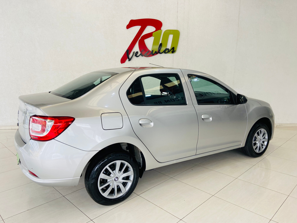 Renault Logan Prata