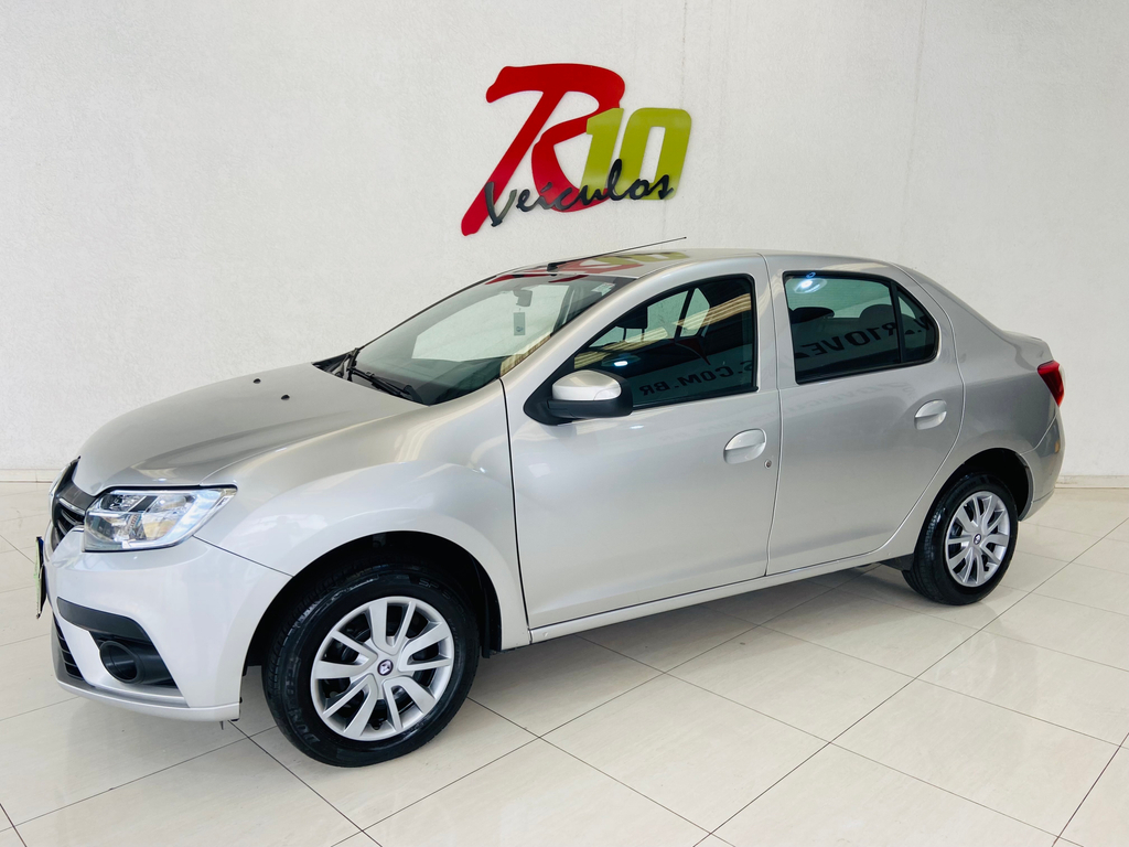 Renault Logan Prata