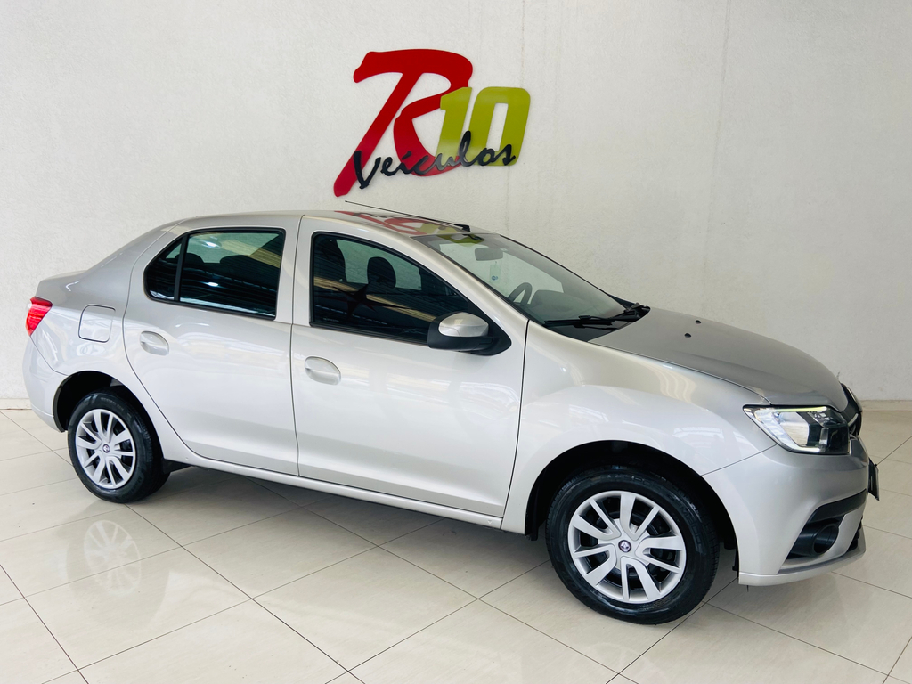 Renault Logan Prata