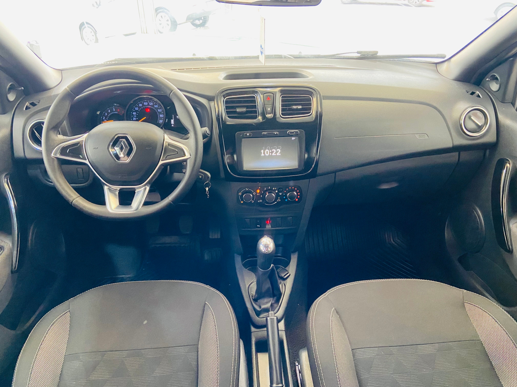 Renault Logan Prata